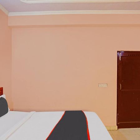 Collection O Mayank Guest House Near Iskcon Temple Noida Kalkaji Devi ภายนอก รูปภาพ