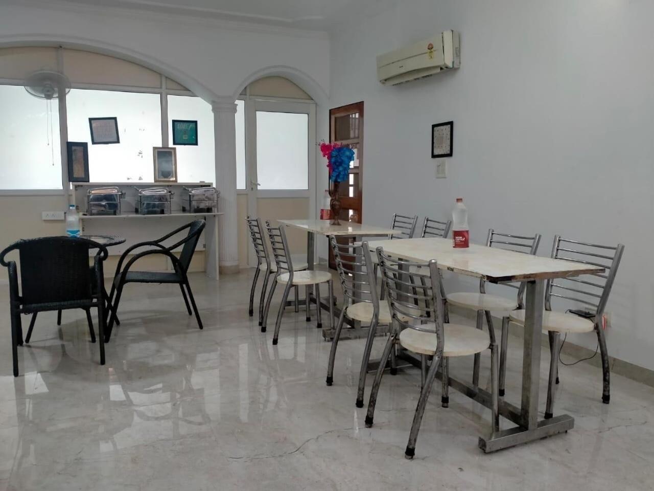 Collection O Mayank Guest House Near Iskcon Temple Noida Kalkaji Devi ภายนอก รูปภาพ