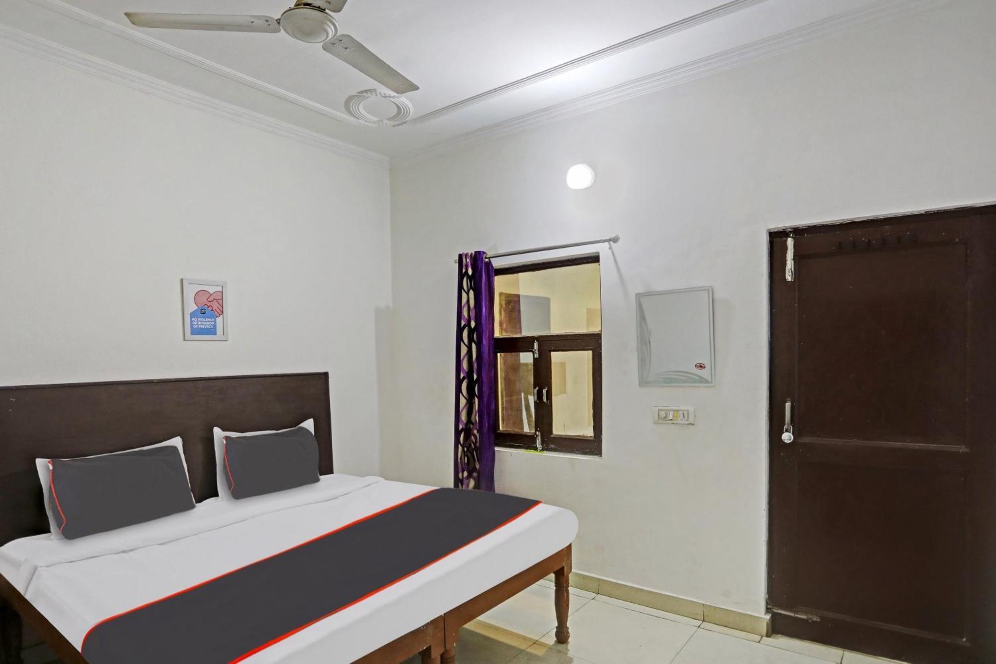 Collection O Mayank Guest House Near Iskcon Temple Noida Kalkaji Devi ภายนอก รูปภาพ